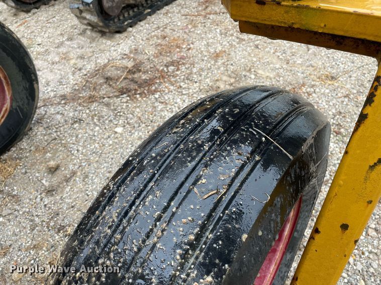 image for item NX9974 Vermeer BB256  bale processor