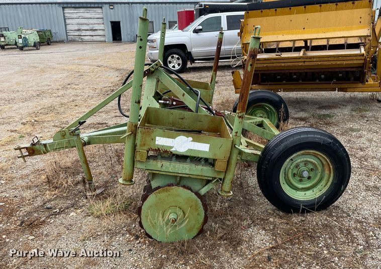 image for item NX9975 Bowie  straw crimper