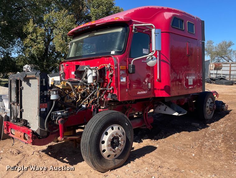 image for item DI3641 2005 International 9200i  semi truck