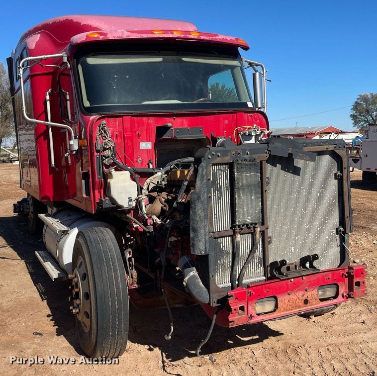 image for item DI3641 2005 International 9200i  semi truck