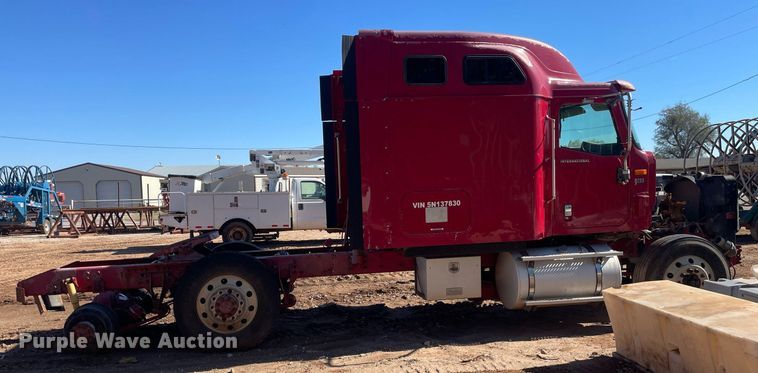 image for item DI3641 2005 International 9200i  semi truck