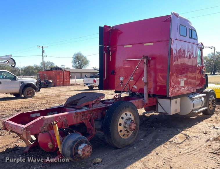 image for item DI3641 2005 International 9200i  semi truck