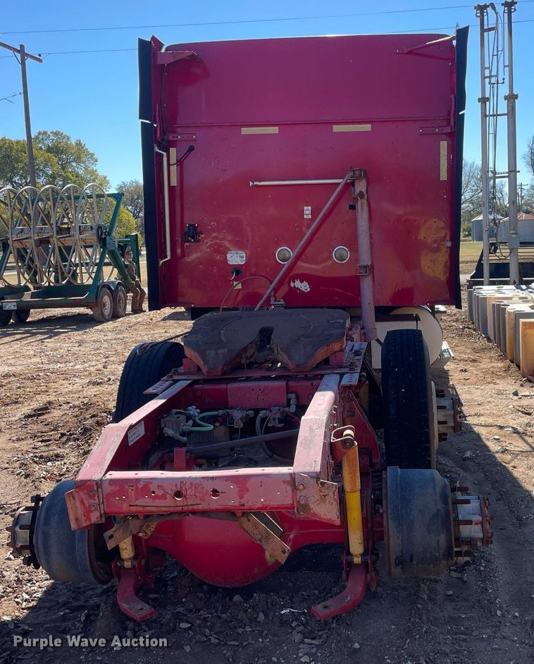 image for item DI3641 2005 International 9200i  semi truck