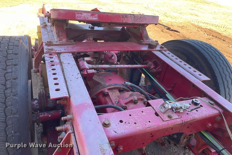 image for item DI3641 2005 International 9200i  semi truck