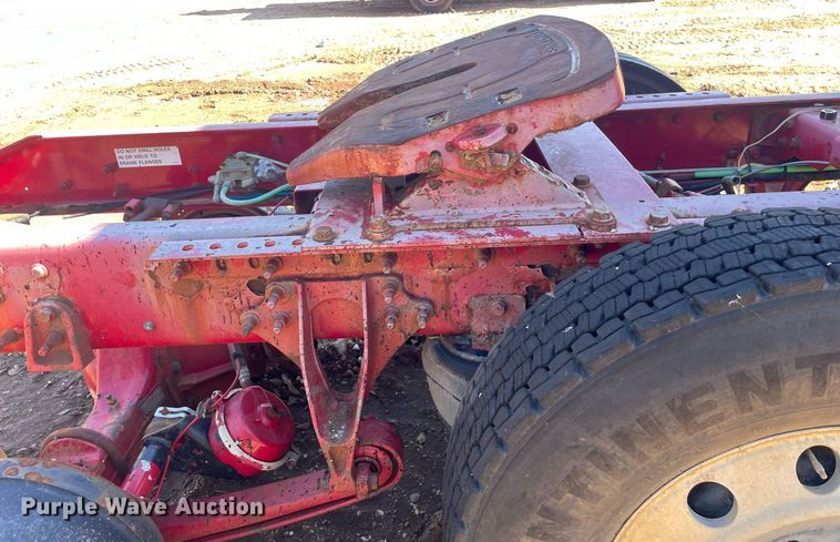 image for item DI3641 2005 International 9200i  semi truck