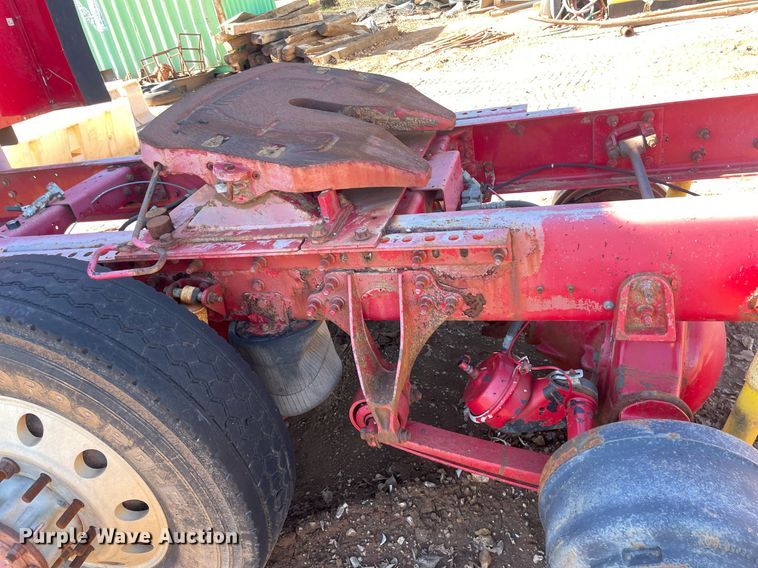 image for item DI3641 2005 International 9200i  semi truck