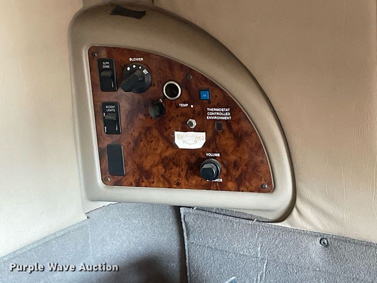 image for item DI3641 2005 International 9200i  semi truck