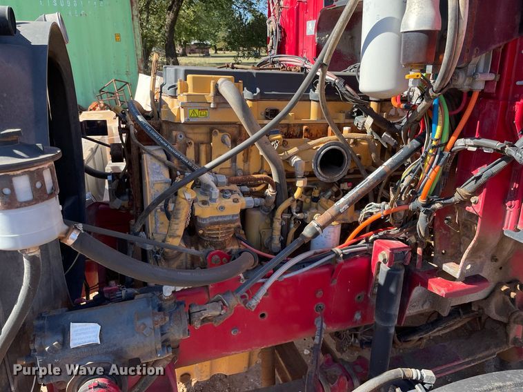 image for item DI3641 2005 International 9200i  semi truck