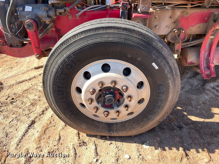 image for item DI3641 2005 International 9200i  semi truck