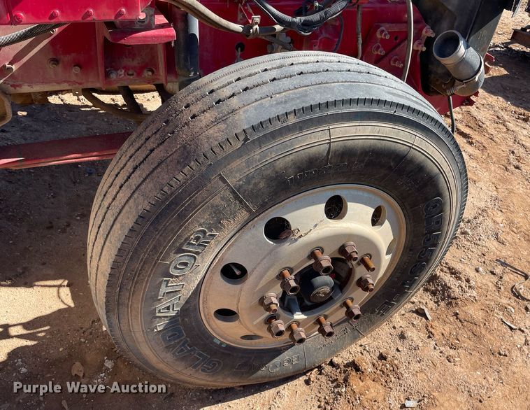 image for item DI3641 2005 International 9200i  semi truck