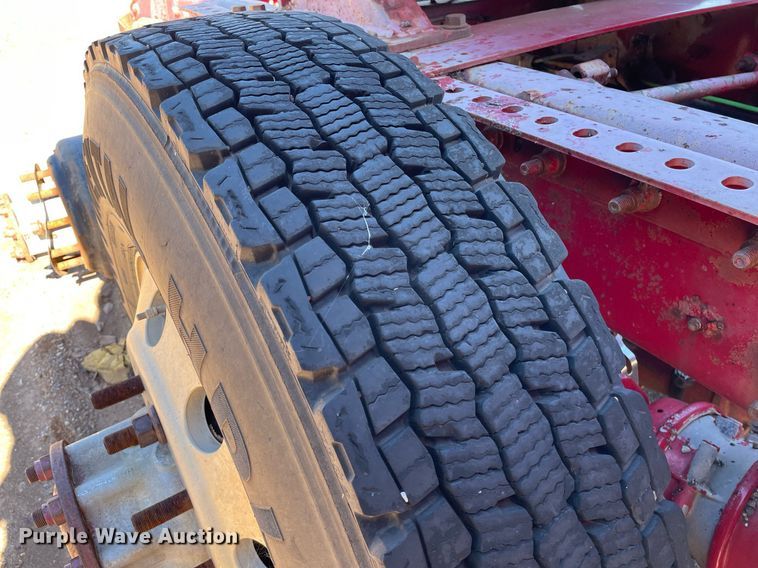 image for item DI3641 2005 International 9200i  semi truck