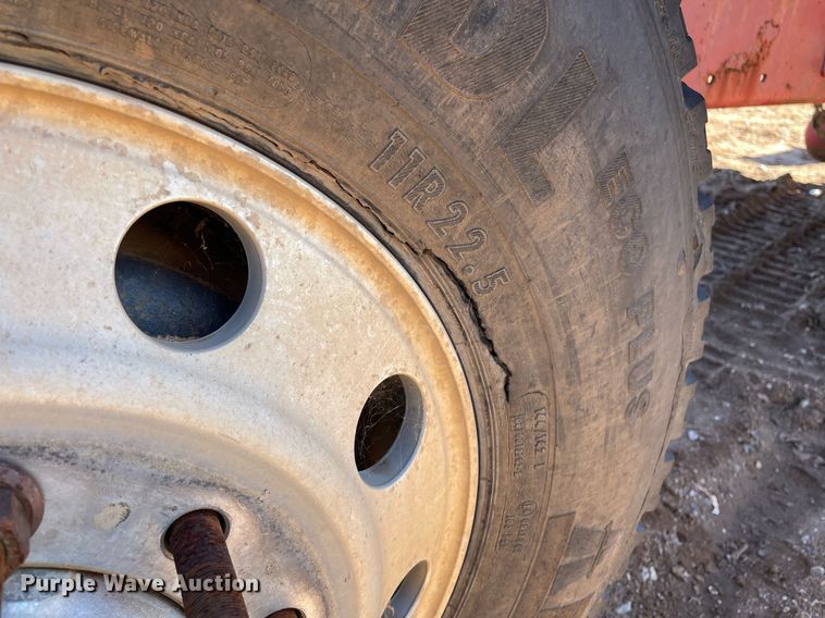 image for item DI3641 2005 International 9200i  semi truck