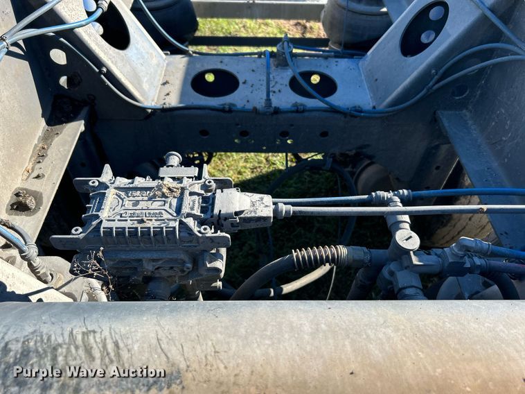 image for item DJ6436 Tandem rear axle assembly