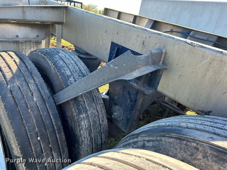 image for item DJ6436 Tandem rear axle assembly