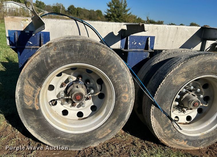 image for item DJ6436 Tandem rear axle assembly