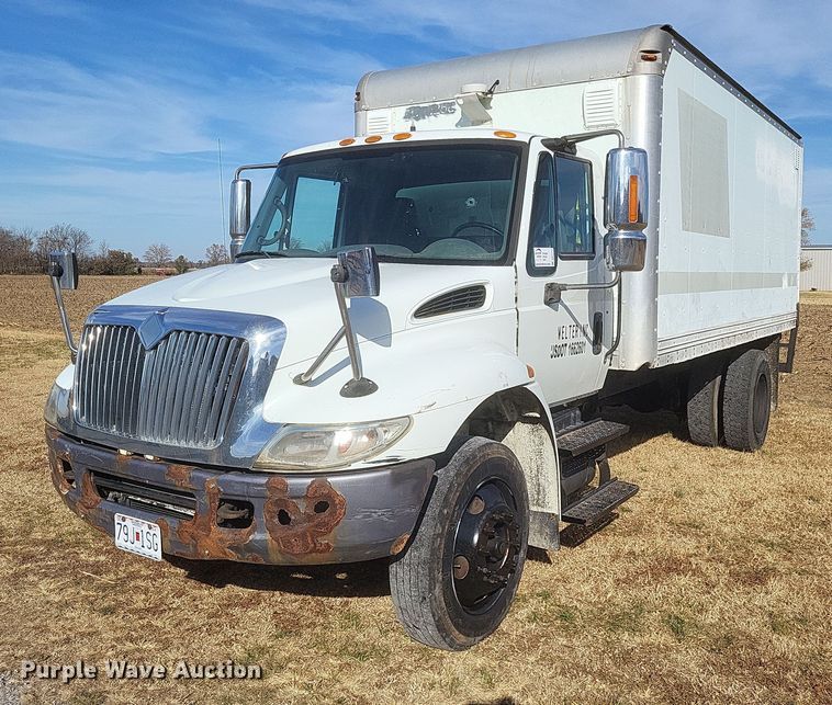 image for item DK1171 2005 International 4400  box truck