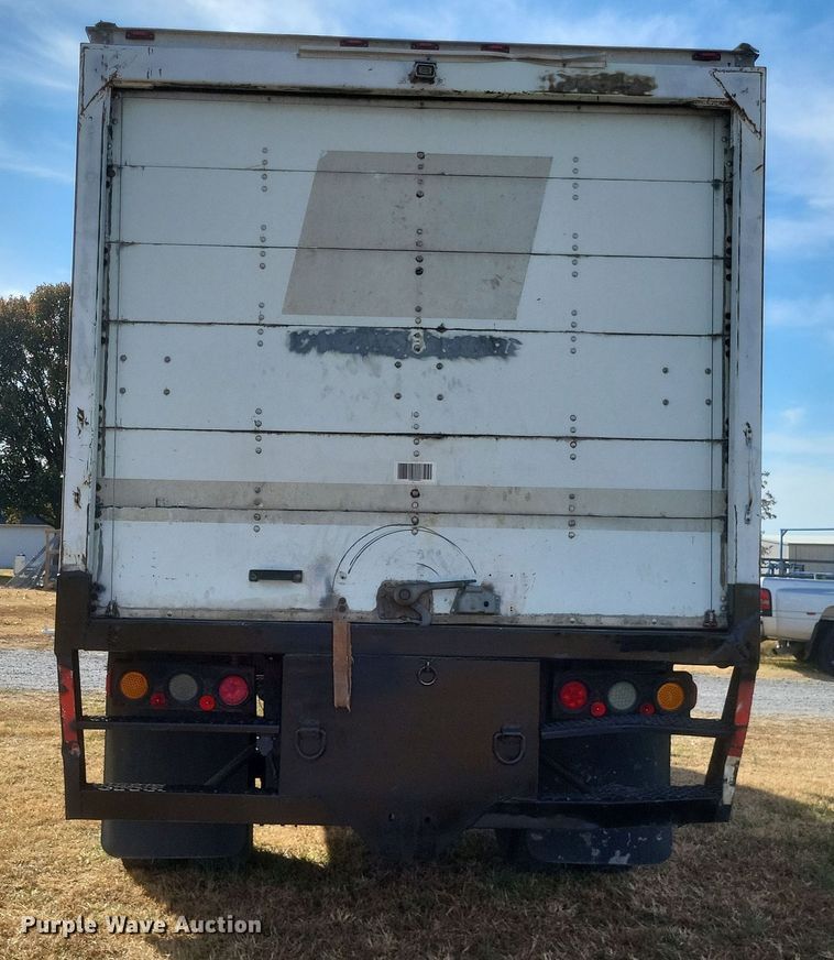 image for item DK1171 2005 International 4400  box truck