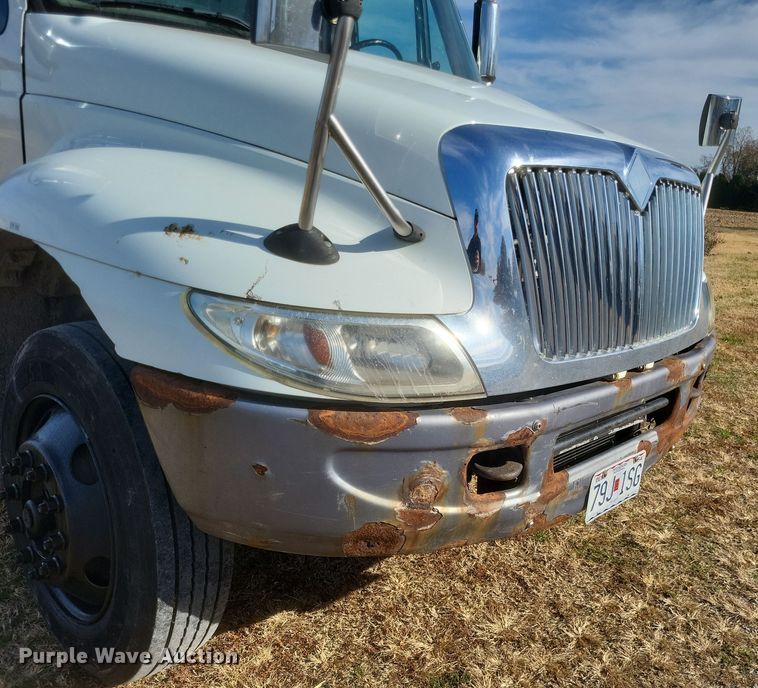 image for item DK1171 2005 International 4400  box truck