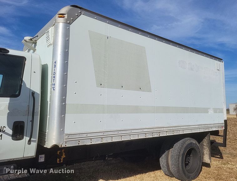 image for item DK1171 2005 International 4400  box truck