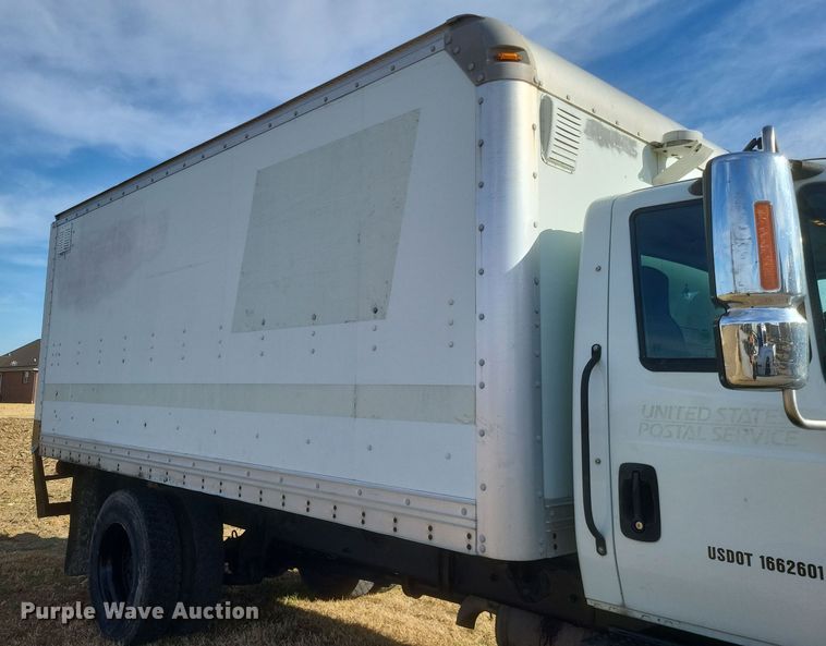 image for item DK1171 2005 International 4400  box truck