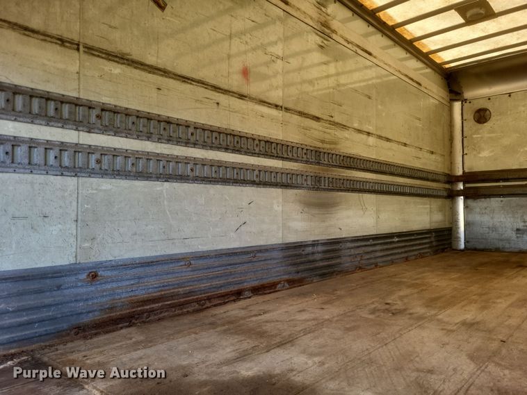 image for item DK1171 2005 International 4400  box truck