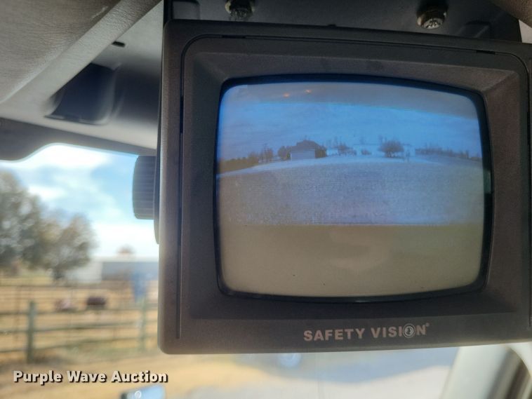 image for item DK1171 2005 International 4400  box truck