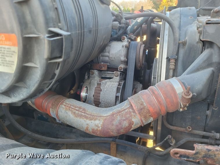 image for item DK1171 2005 International 4400  box truck