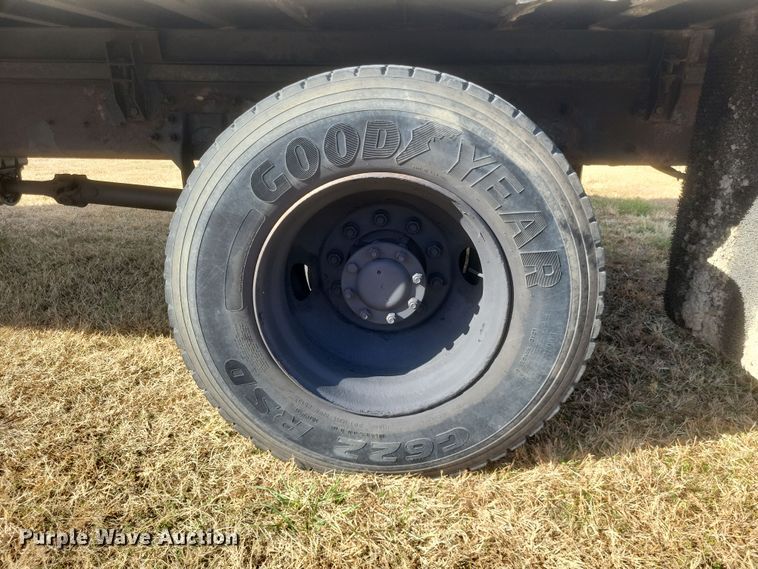 image for item DK1171 2005 International 4400  box truck