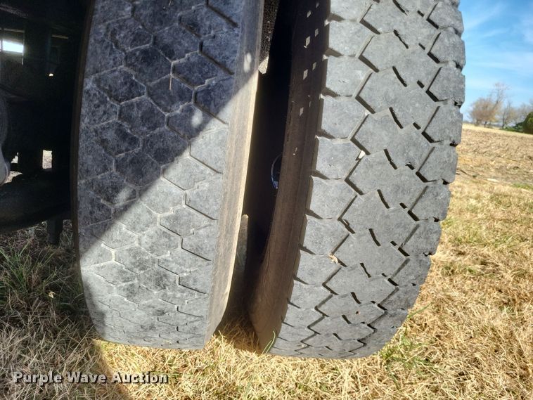 image for item DK1171 2005 International 4400  box truck