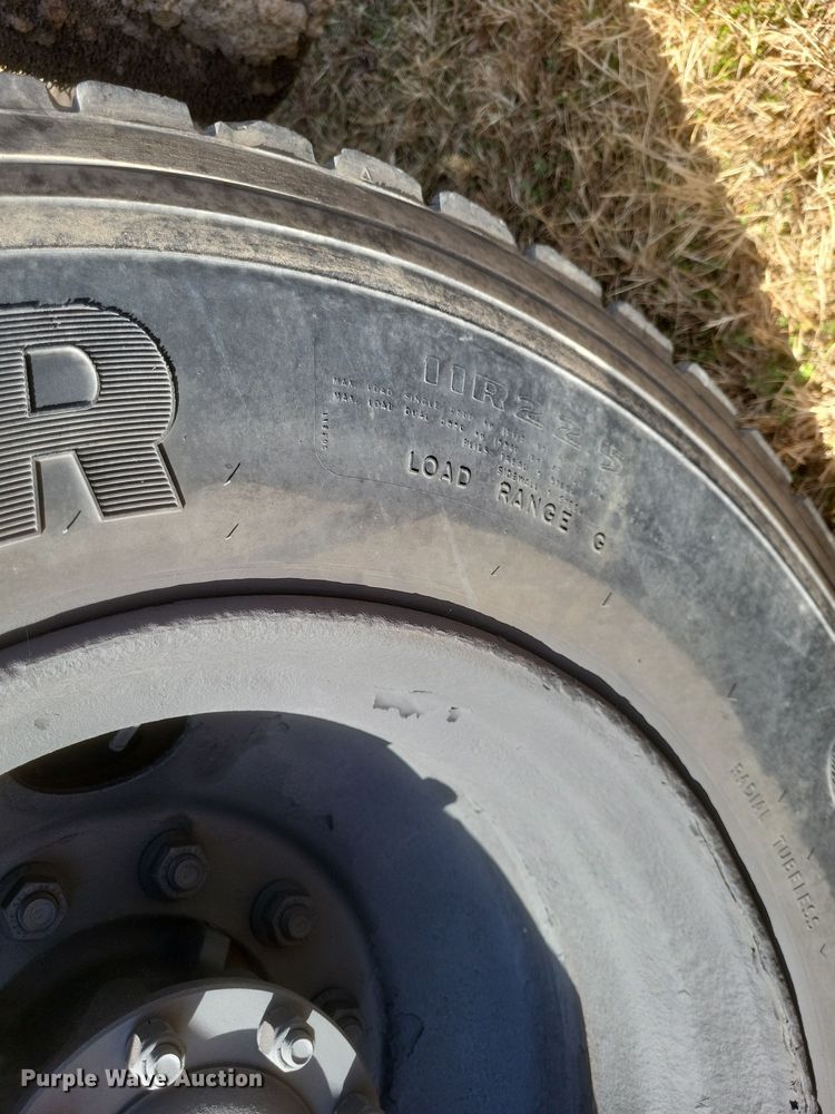 image for item DK1171 2005 International 4400  box truck