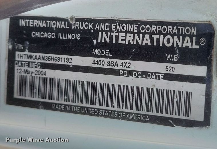 image for item DK1171 2005 International 4400  box truck