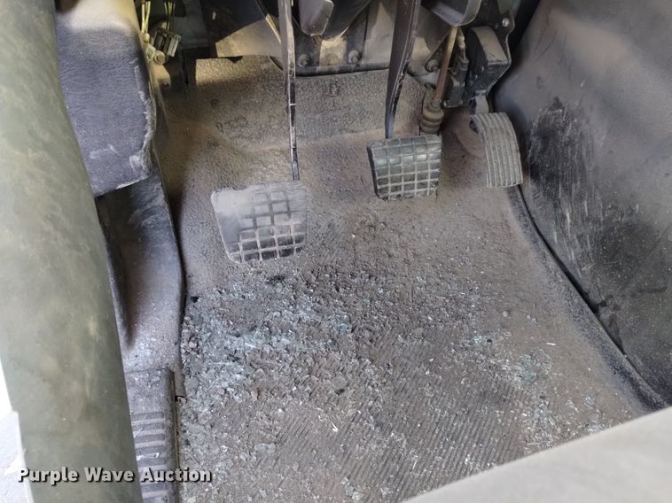 image for item DK8860 2003 International 8600  semi truck