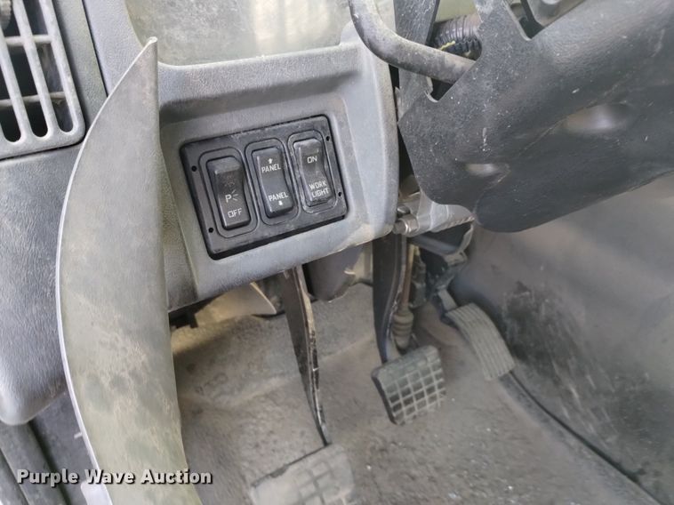 image for item DK8860 2003 International 8600  semi truck