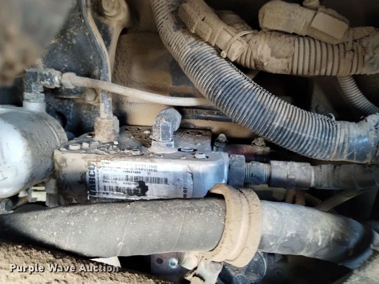 image for item DK8860 2003 International 8600  semi truck