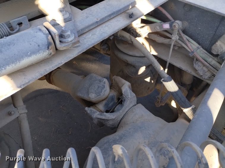 image for item DK8860 2003 International 8600  semi truck