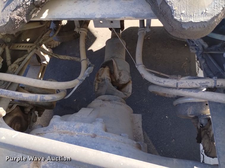 image for item DK8860 2003 International 8600  semi truck