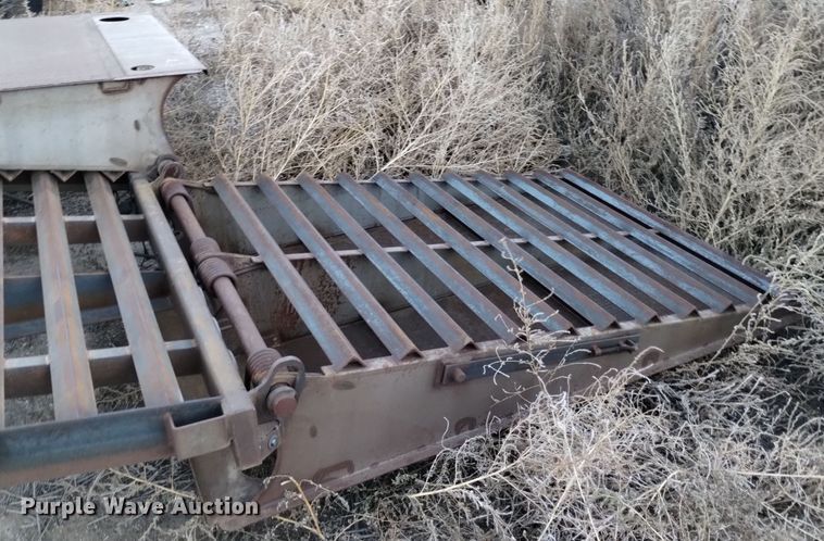 image for item DK8877 2003 Transcraft DTL-2100  drop deck equipment trailer