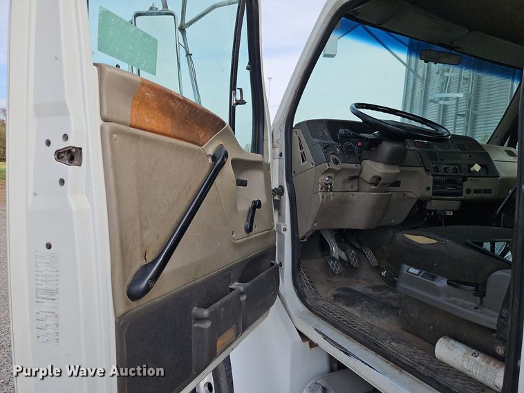 image for item DN7062 2006 Sterling Acterra  utility / service truck