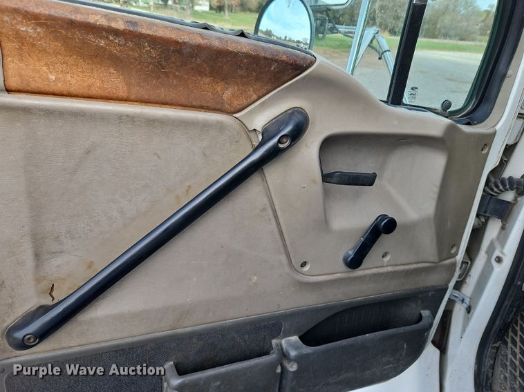 image for item DN7062 2006 Sterling Acterra  utility / service truck