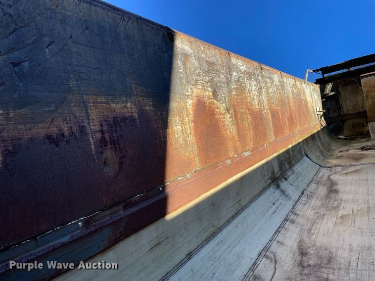 image for item DP0219 1999 Dierzen  end dump trailer