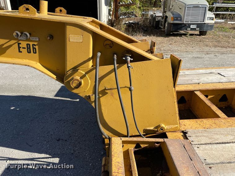 image for item DP0227 1991 Trail King TM100MDG-483  lowboy equipment trailer