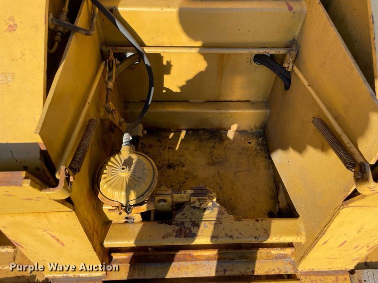 image for item DP0227 1991 Trail King TM100MDG-483  lowboy equipment trailer