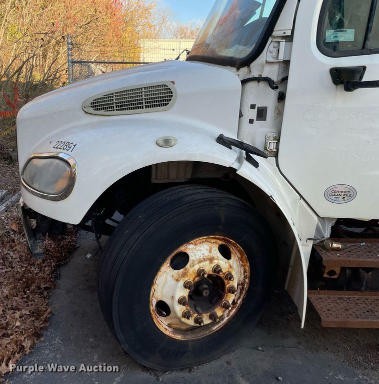 image for item DP0236 2012 Freightliner M2 Business Class  box truck