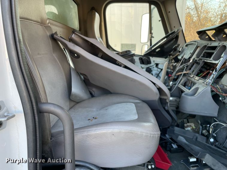 image for item DP0236 2012 Freightliner M2 Business Class  box truck