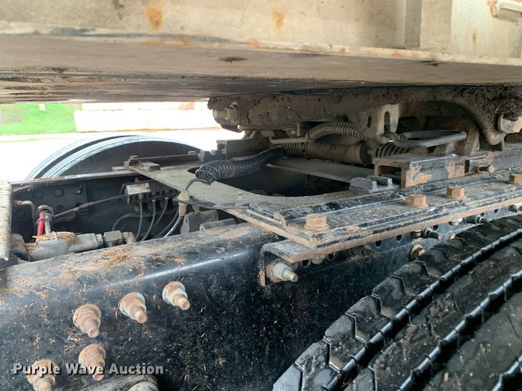 image for item DP8727 2013 Mack CHU613  semi truck