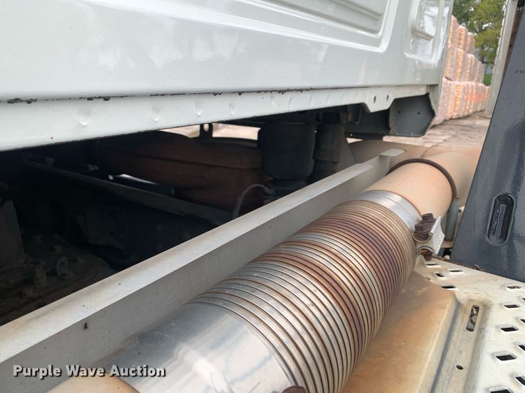 image for item DP8727 2013 Mack CHU613  semi truck