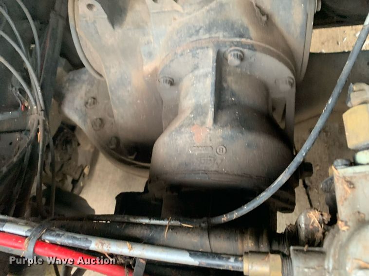 image for item DP8727 2013 Mack CHU613  semi truck