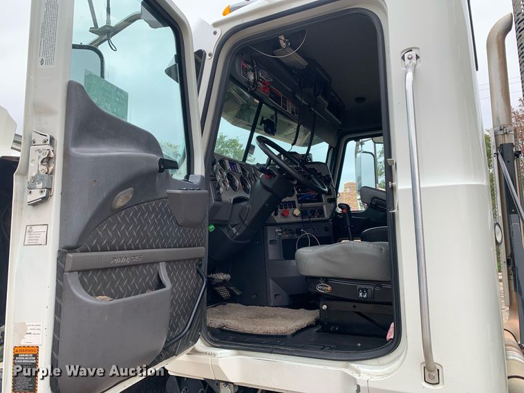 image for item DP8727 2013 Mack CHU613  semi truck