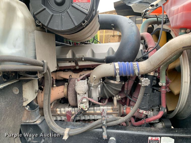 image for item DP8727 2013 Mack CHU613  semi truck