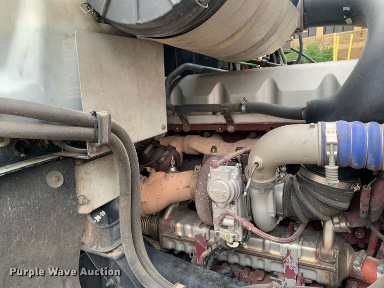 image for item DP8727 2013 Mack CHU613  semi truck